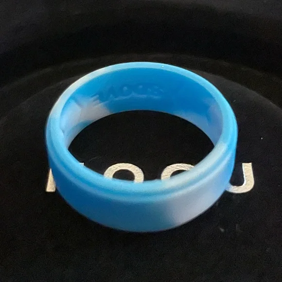 NEW Men’s Cloud Blue Lightweight Silicone Universal Ring (Size 10) - Picture 2 of 5